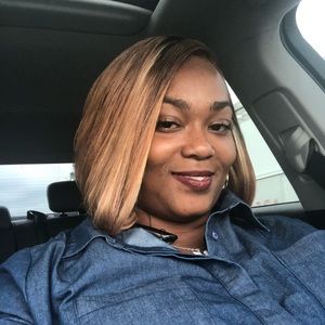 Meet your Posher, Cassandra